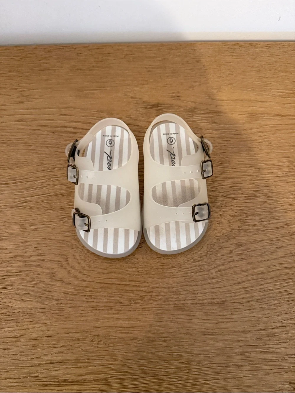 Kids Cream Double-Buckle Sandals by